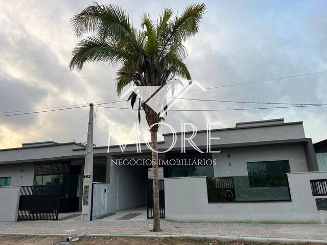 #542 - Casa para Venda em Balneário Piçarras - SC