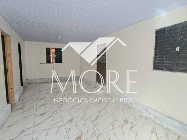 #1035 - Casa para Locação em Santa Rosa - RS - 2